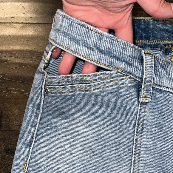 NWT LNDN Landon Denim Sunday Pant Cut-Out Waist Slit Leg Jeans - Medium Wash - Picture 4 of 10